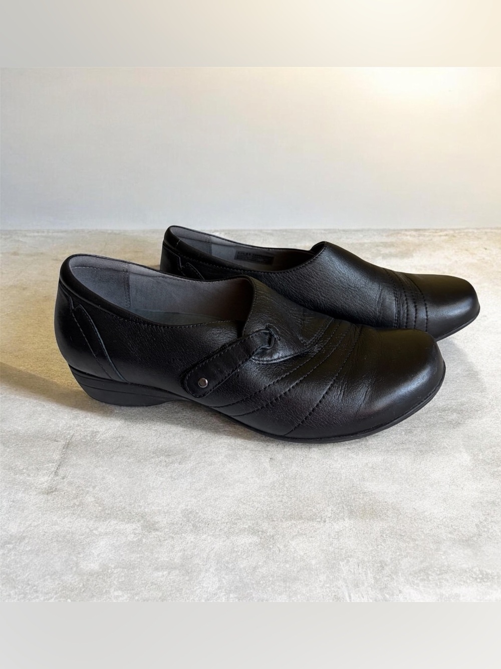 Dansko Black Leather Slip-On Flats Women’s‎ Sz 41
